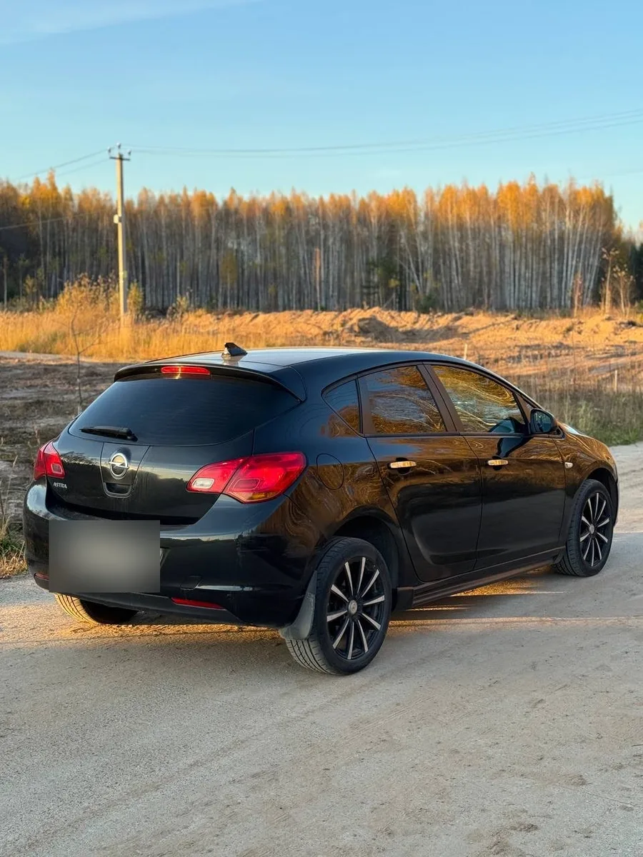 Opel Astra J Рестайлинг, 2012
