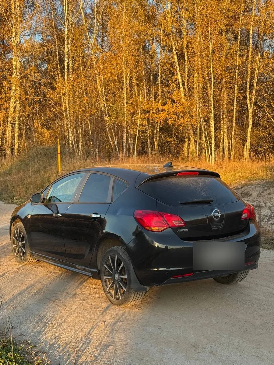 Opel Astra J Рестайлинг, 2012
