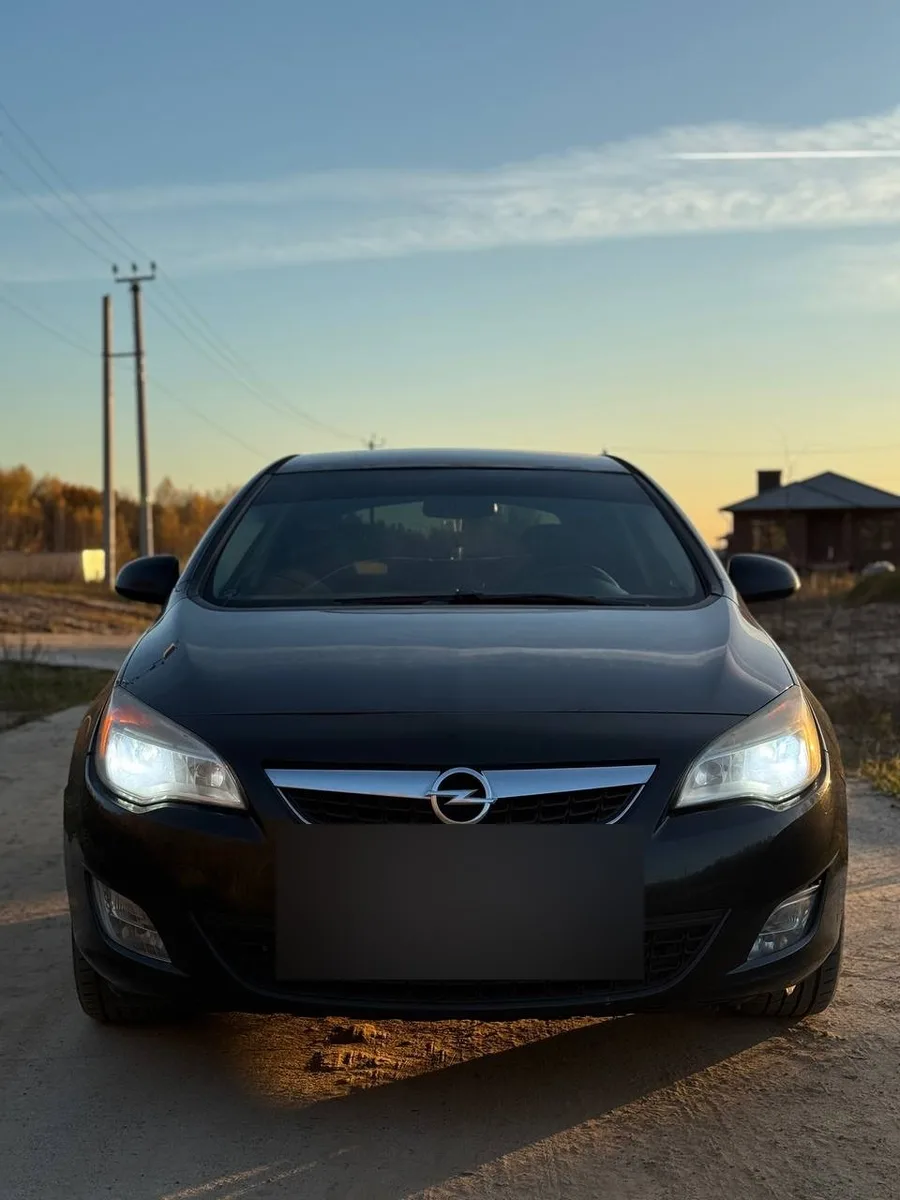 Opel Astra J Рестайлинг, 2012