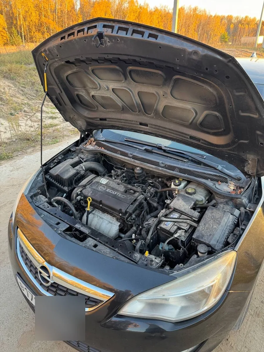Opel Astra J Рестайлинг, 2012