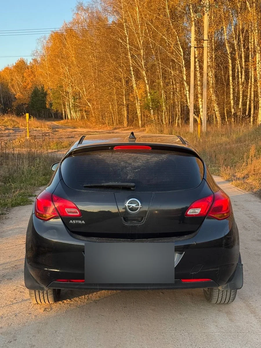 Opel Astra J Рестайлинг, 2012