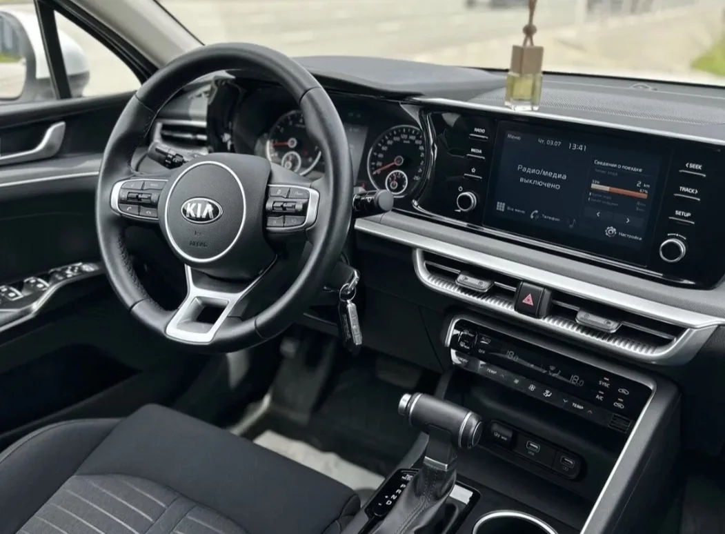 Kia K5 III, 2021